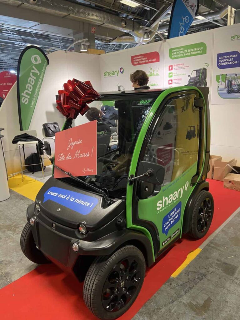Photo du micro-véhicule proposé pour la mobilité urbaine, au Salon des Maires 2021