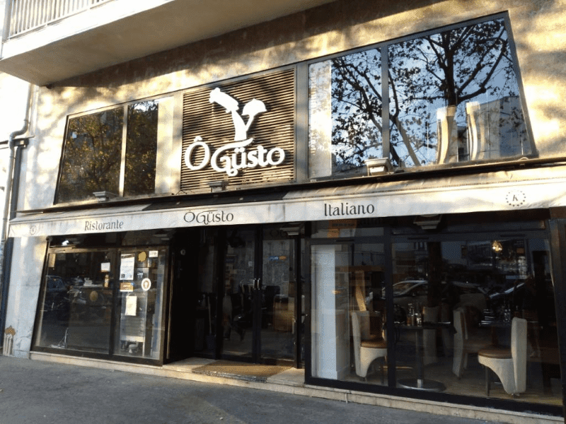 Photo de la devanture du restaurant "O Güsto", à Paris