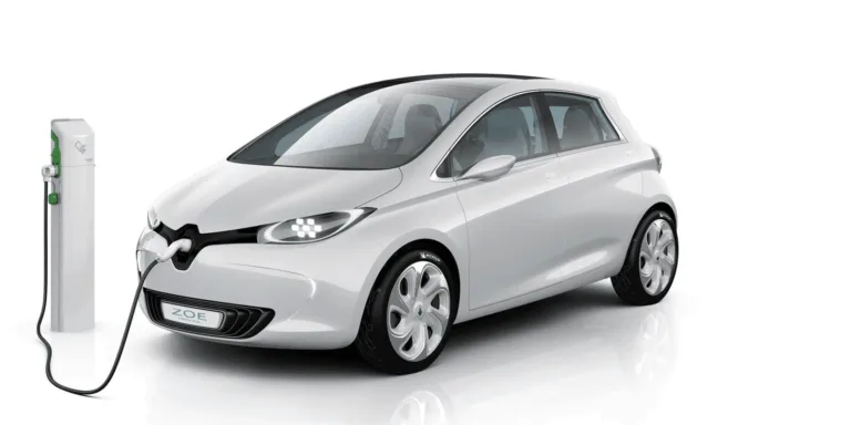 Photo de véhicule électrique effectuant sa recharge sur une borne