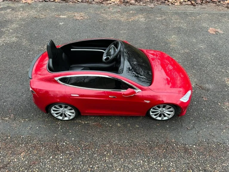 Notre avis sur la plus petite Tesla Model S enfants de chez Radioflyer