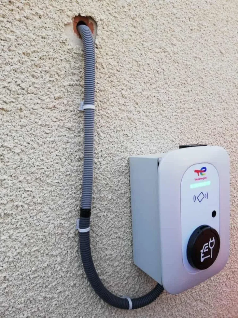 Un propriétaire de VE déçu par l’installation de sa borne : TotalEnergies a fait le nécessaire
