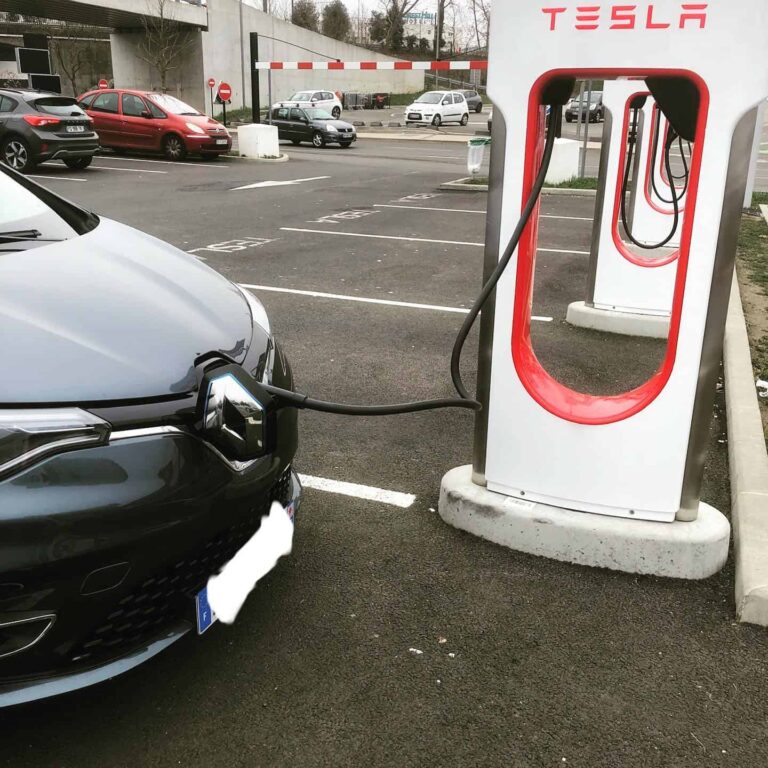 Comment recharger une non-tesla sur un Supercharger Tesla?
