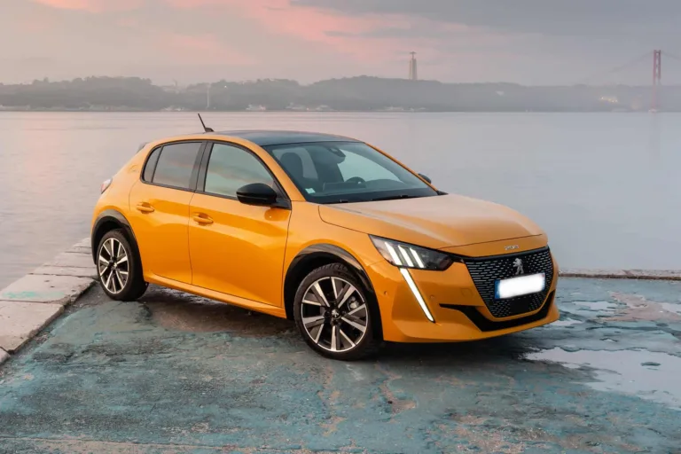 100 km par jour sans recharger en route : quelle petite voiture électrique choisir ?