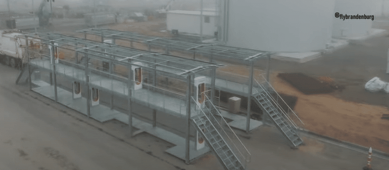Gigafactory Berlin: Une rangée de supercharger interroge
