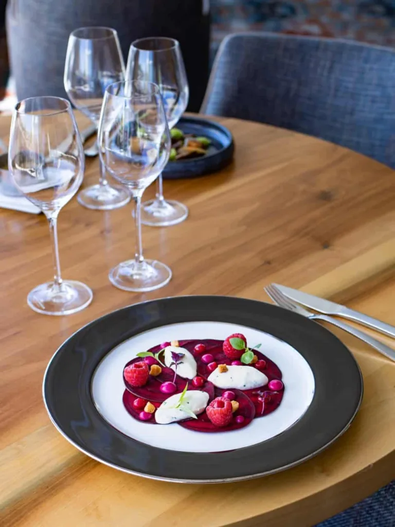 Partez à la découverte du restaurant Le Panoramique en électrique