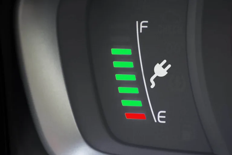 La vitesse de charge: Comparatif entre la Tesla Model 3 et l&rsquo;hybride