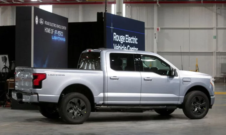 Ford s’apprête à annoncer son intention de gérer séparément les véhicules électriques et les moteurs à combustion interne