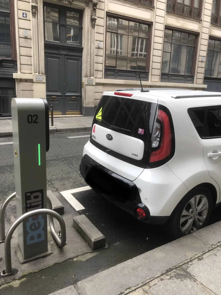 voiture place véhicules thermiques