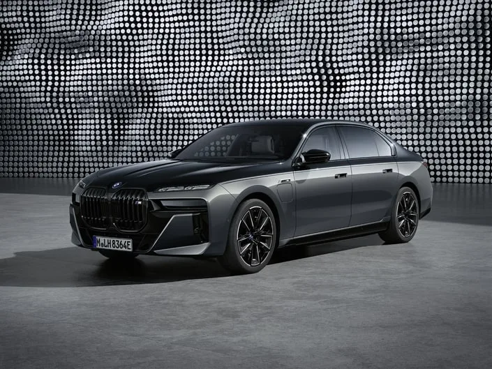 Est-ce que BMW est meilleur que Tesla?