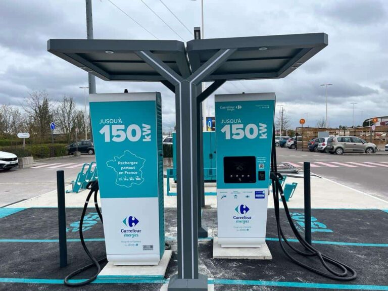 Station Carrefour Energies La Chapelle-St-Luc 3