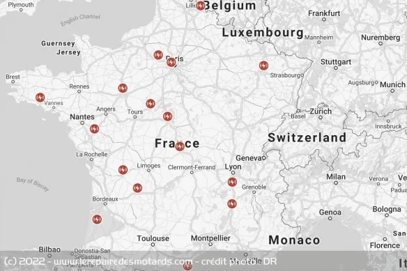 Carte de France des bornes Superchargeurs Tesla ouvertes aux deux roues