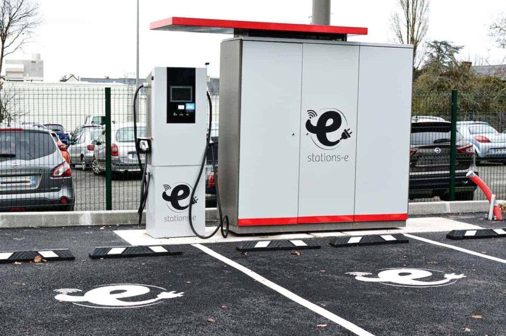 borne de recharge Stations-e