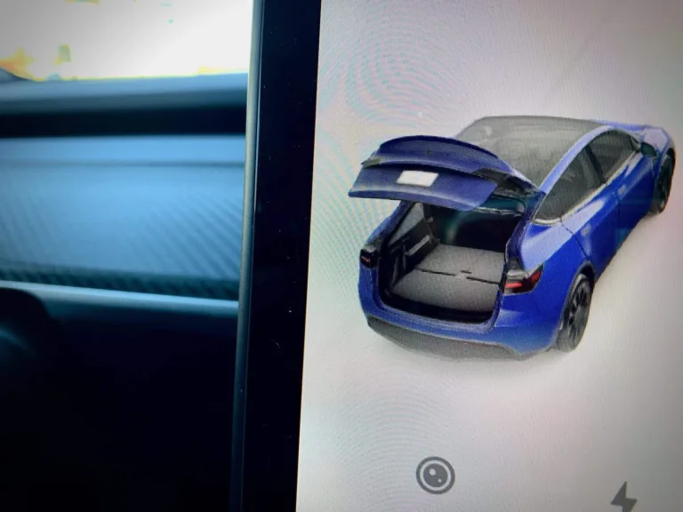 Tesla Model Y: Regrettez-vous le choix de 7 ou 5 places?