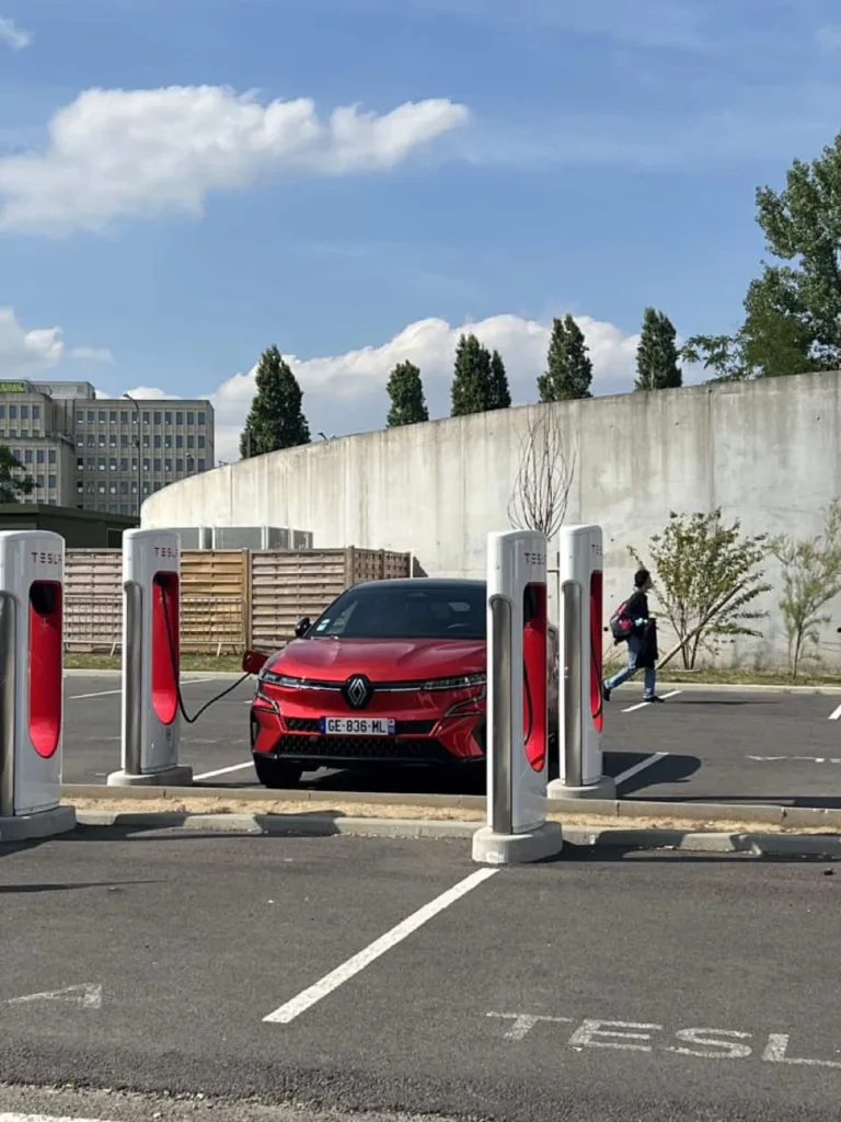 Megane E-tech Tesla
