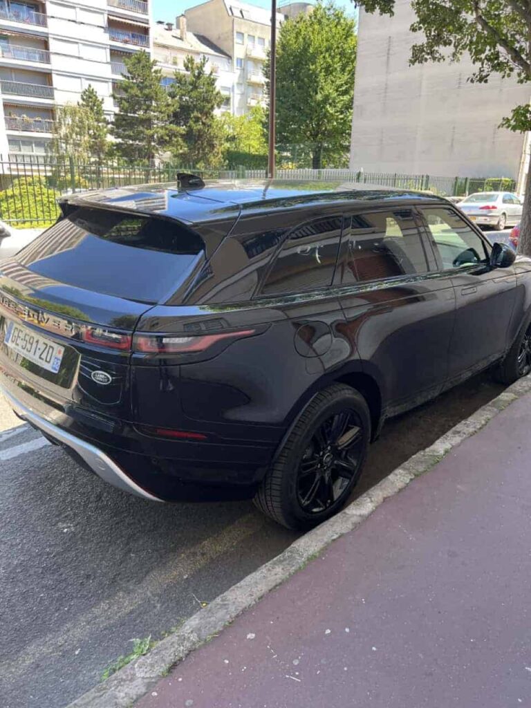 vue arrière droite du Range Rover P400e