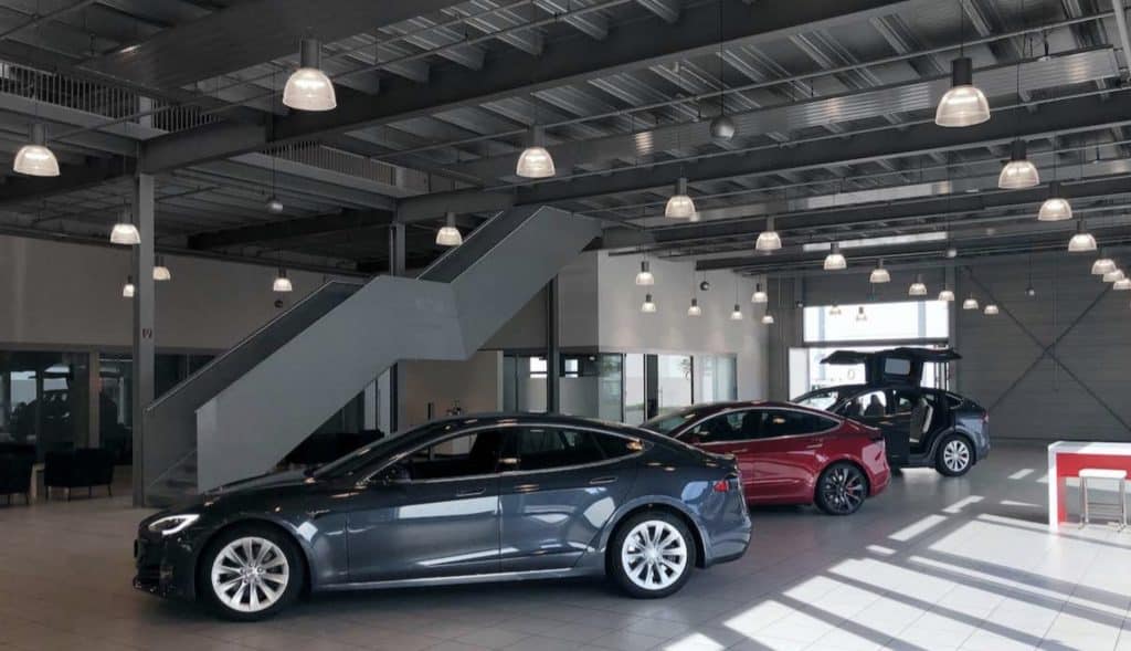 Tesla Service Center