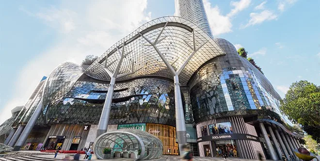 Photo de l'entrée du Ion Orchard, à Singapour