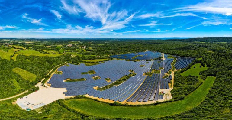 Inauguration d’une nouvelle ferme solaire dans le Jura!