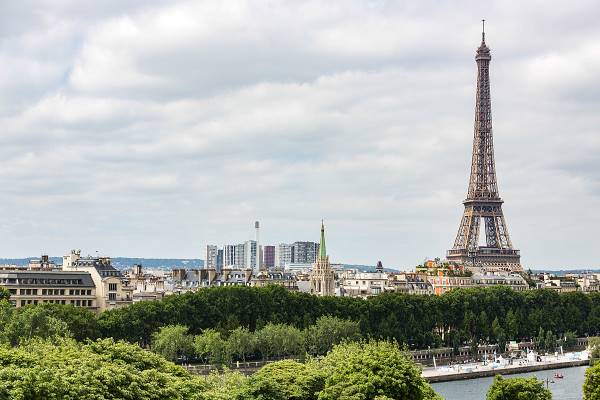 Paris, et la Tour Eiffel
