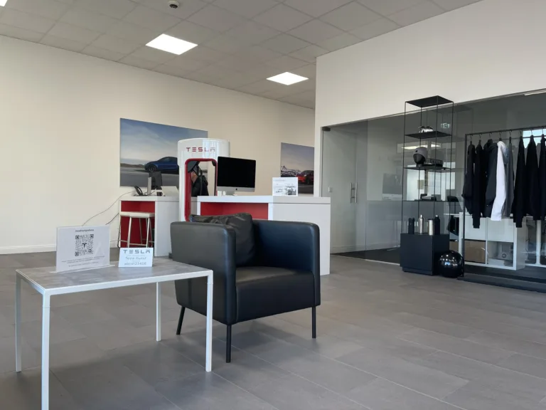 Une heure d&rsquo;attente pour joindre le service center Tesla aux US