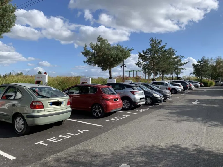 Supercharger Tours Sud : une image insupportable