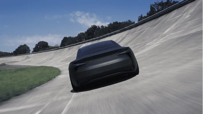 La Machina, Voiture à hydrogène d'Hopium, sur terrain d'essai