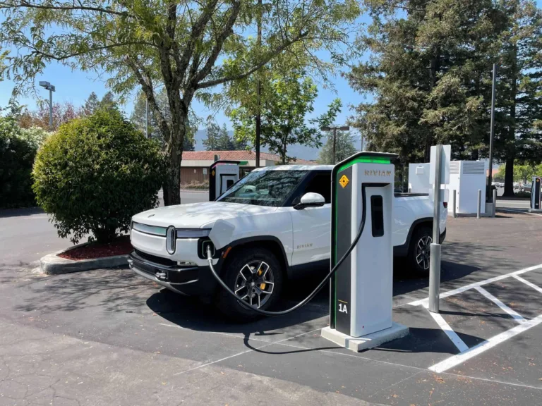 Rivian et Fisker, deux start-ups de l&rsquo;électrique confrontés à l&rsquo;enfer de la production!