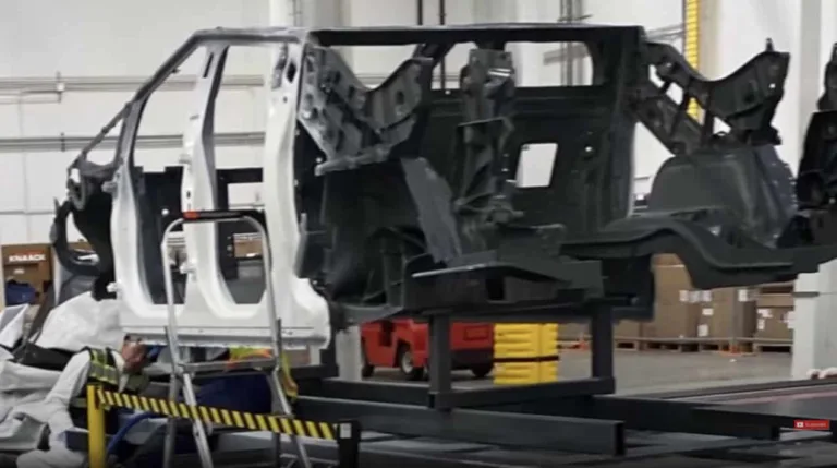 Cybertruck: Une vidéo pour le voir de plus près