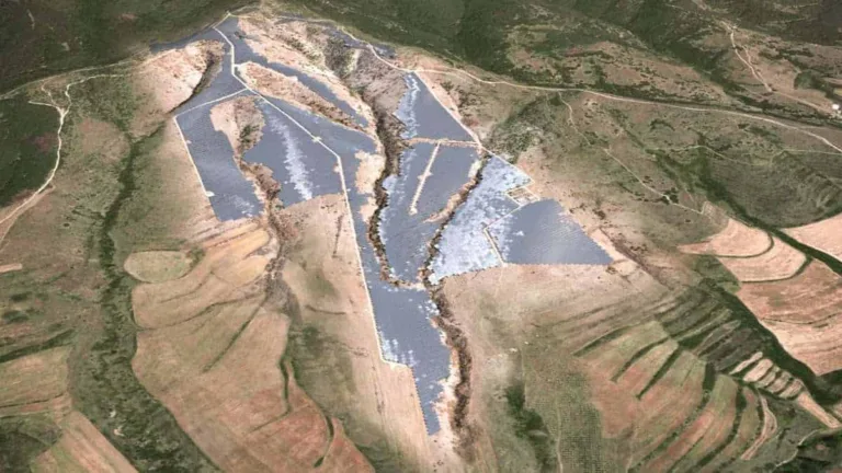 L&rsquo;image incroyable de la nouvelle centrale solaire de 124 megawatts construite en Bulgarie