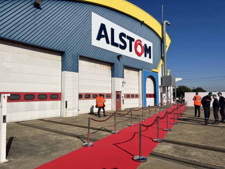 La première rame du nouveau Tramway nantais est livrée