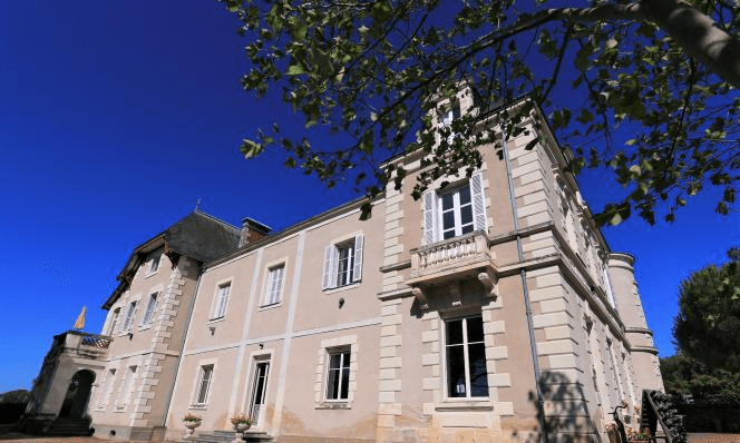 Hôtel avec Borne de Recharge à Angers