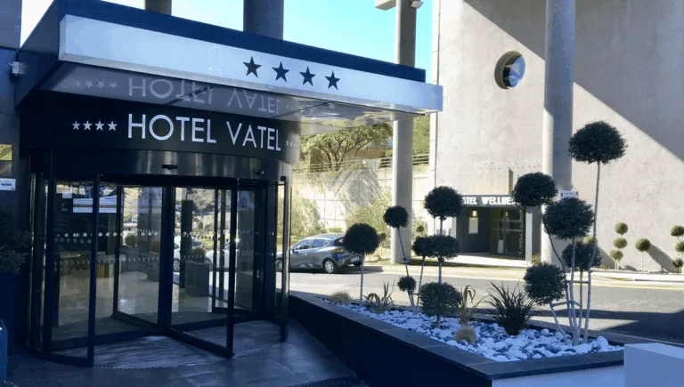 Hôtel avec borne de recharge à Nîmes