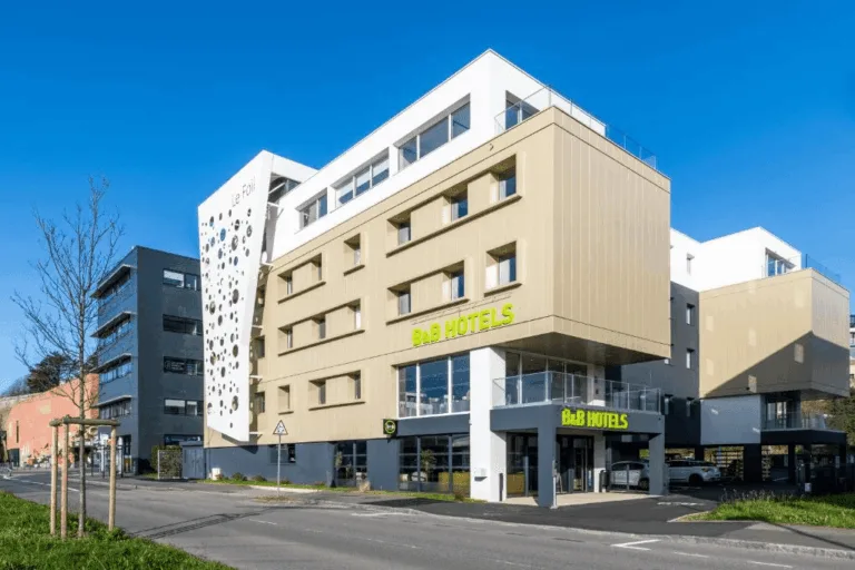 Hôtels avec borne de recharge à Brest