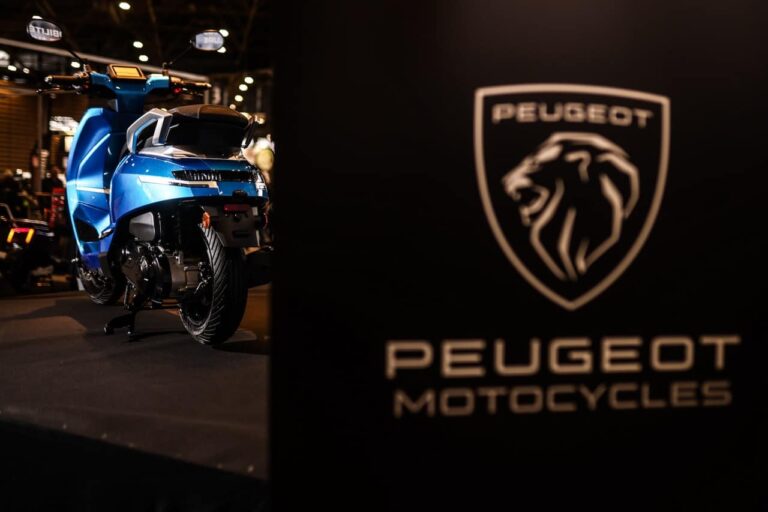 Peugeot Motocycles dévoile sa nouvelle gamme 2023 de deux-roues électriques au Salon du 2 Roues de Lyon