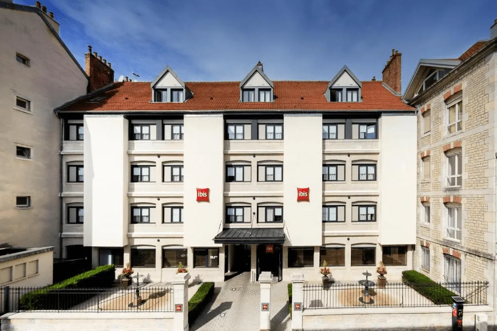 IBIS Besançon Centre Ville, hôtel avec borne de recharge à Besançon