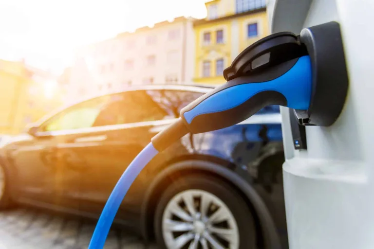 Simplifier les usages pour démocratiser la mobilité électrique