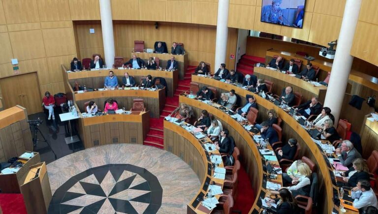 Programmation pluriannuelle de l’énergie adoptée à l’Assemblée de Corse, l’opposition s’abstient : Éclairages et Controverses