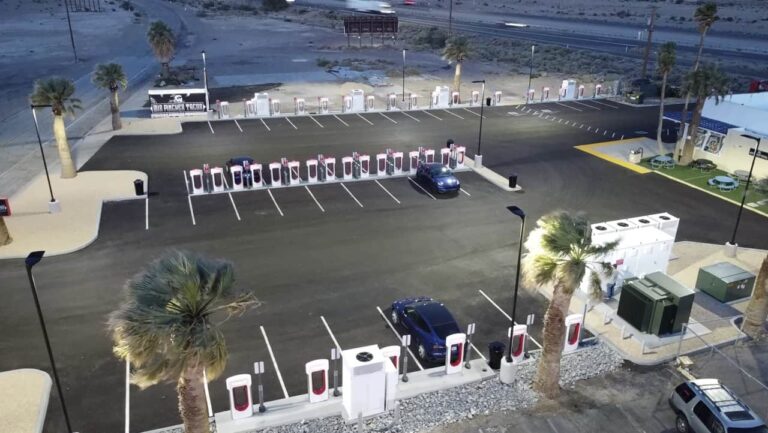 Une nouvelle méga station de Supercharger voit le jour aux USA
