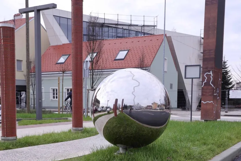 Nikola Tesla Experience Center s&rsquo;installe en Croatie dans la ville où Tesla a étudié
