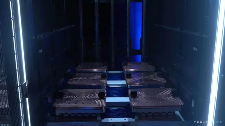 Tesla Dojo forme déjà des réseaux neuronaux