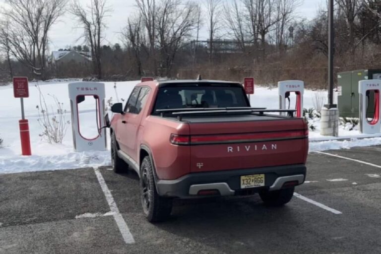 Le Voile Levé : L’Énigme de la Révolution de Rivian Vers le Protocole NACS de Tesla