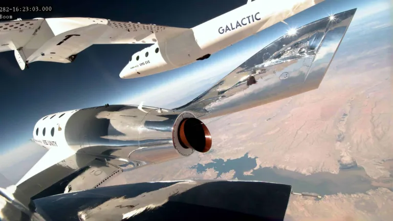 Un tournant historique: Virgin Galactic lance ses premiers vols commerciaux pour l&rsquo;Espace