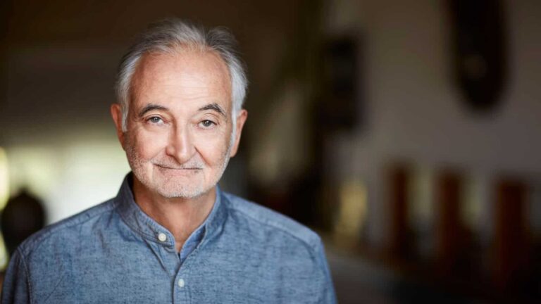 Jacques Attali partage sa vision sur le véhicule électrique et la révolution électrique