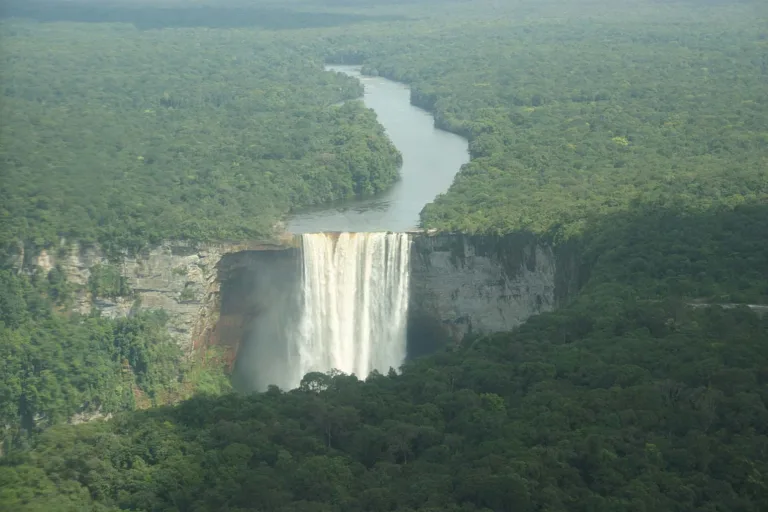 La transition énergétique en Guyane : vers un avenir durable