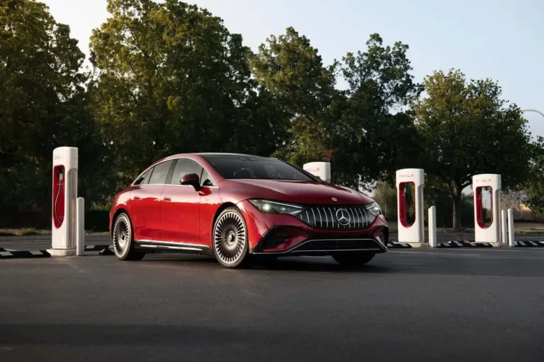 Mercedes Rejoint le Réseau de Superchargeurs Tesla : Une Révolution pour l&rsquo;automobile