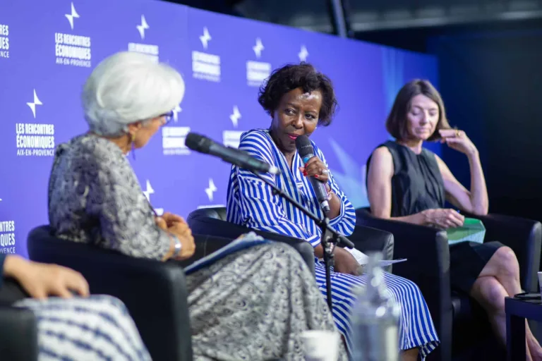 « C&rsquo;est l&rsquo;ensemble de la société civile qui doit s&rsquo;engager, chaque personne selon son échelle »: conclusion des Rencontres Économiques d&rsquo;Aix-en-Provence