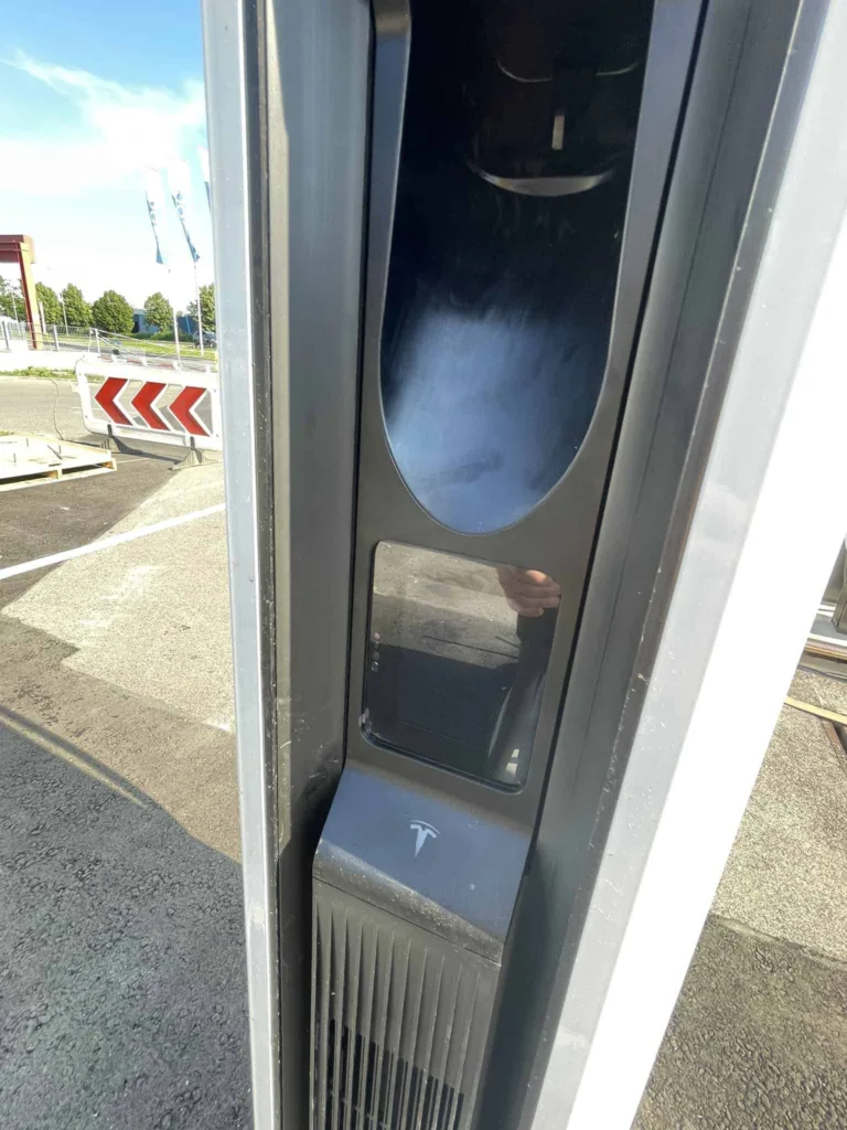 Non-Tesla: Bientôt, payez vos Superchargers avec votre carte bancaire ?