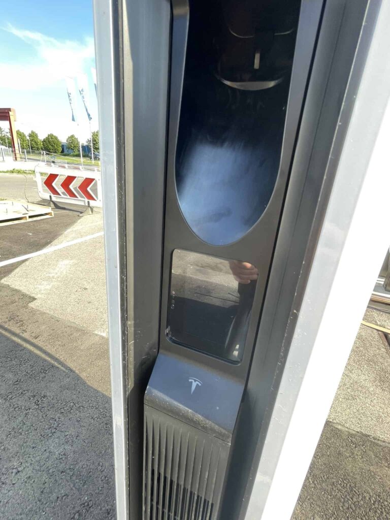 Non-Tesla: Bientôt, payez vos Superchargers avec votre carte bancaire ?