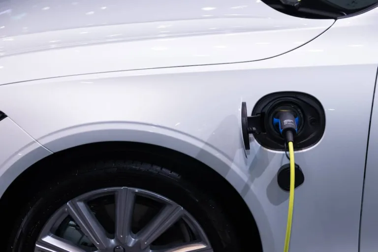 Véhicules électriques : le prix de la recharge est un problème