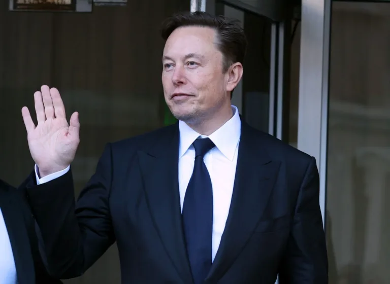 Elon Musk voulait une fusion avec OpenAI en 2018